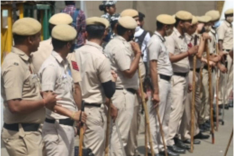 Gujarat : વડોદરા પોલીસે 331 જણાને રાઉન્ડ અપ કર્યા, આચાર સંહિતા બાદ દારૃના 197 કેસઃડ્રિન્ક એન્ડ ડ્રાઇવના 27 કેસ