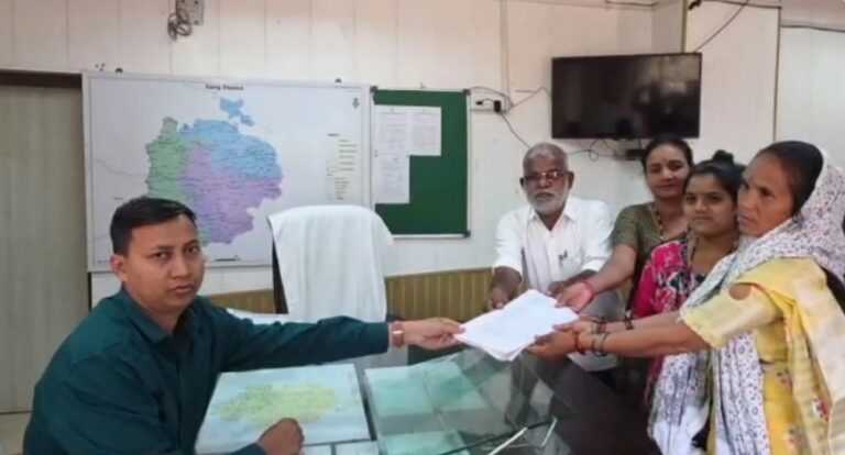 Gujarat : ડાંગમાં જામશે ‘સાસુ-વહુ’નો જંગ! સુબીર જિલ્લા પંચાયત બેઠક પર ભાજપ-કોંગ્રેસે આમને-સામને ઉતાર્યા