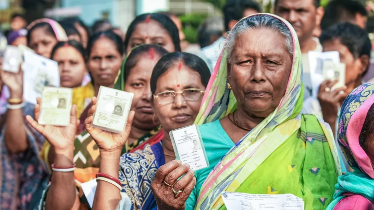 National : બંગાળ: ૧૫ બૂથ પર પુનઃ મતદાન પૂર્ણ થયું, આશરે ૮૭% મતદાન થયું. દક્ષિણ ૨૪ પરગણામાં ભાજપ અને ટીએમસીના કાર્યકરો વચ્ચે અથડામણ