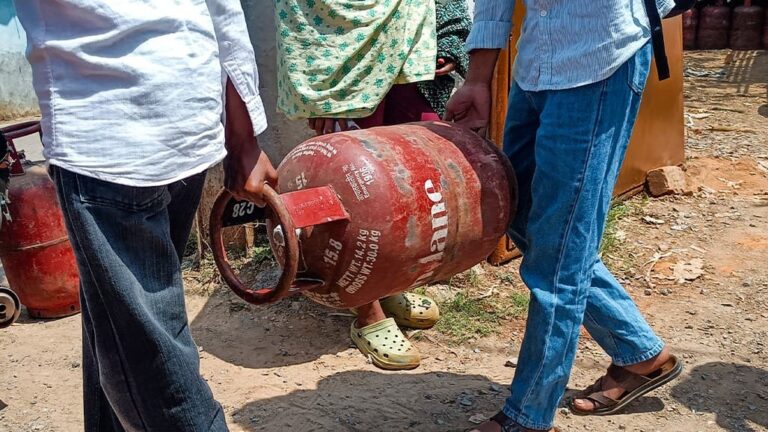 National : ઇન્ડિયન ઓઇલે અલ્જીરિયાની સોનાટ્રેક (Sonatrach) સાથે એલપીજી (LPG) કરાર કરતા ૨૦૨૭થી દર મહિને ૫૫,૦૦૦ ટન ગેસ મેળવશે