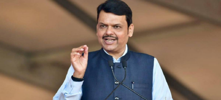 National : મહારાષ્ટ્ર સરકારે ઓટો, ટેક્સી અને કેબ ચાલકો માટે મરાઠી ભાષાની આવશ્યકતાની સમયમર્યાદા 1 વર્ષ માટે લંબાવી, મુખ્યમંત્રી દેવેન્દ્ર ફડણવીસની જાહેરાત