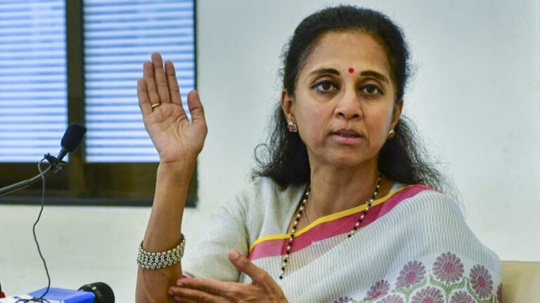 National : કેન્દ્ર સરકાર દ્વારા 7.8% જીડીપી (GDP) વૃદ્ધિના દાવાઓ વચ્ચે, શરદ પવારનાં પુત્રી સુપ્રિયા સુલે મુંબઈની વાસ્તવિકતા સામે અરીસો કર્યો