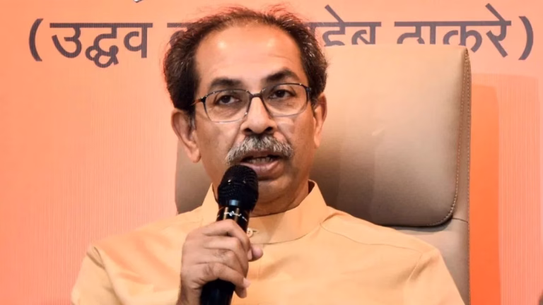 National : મહારાષ્ટ્ર સરકાર પર ઉદ્ધવનો કટાક્ષ : મહારાષ્ટ્ર પરીક્ષાના પેપર લીક, મોંઘવારી અને સાંપ્રદાયિક ધ્રુવીકરણની સમસ્યાઓનો સામનો કરી રહ્યું છે