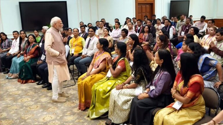 National : શિક્ષક દિને નેશનલ એવોર્ડ વિજેતાઓને PM મોદીની સલાહ, સિલેબસમાંથી બહાર નીકળો અને બાળકના જીવનમાં પ્રવેશો
